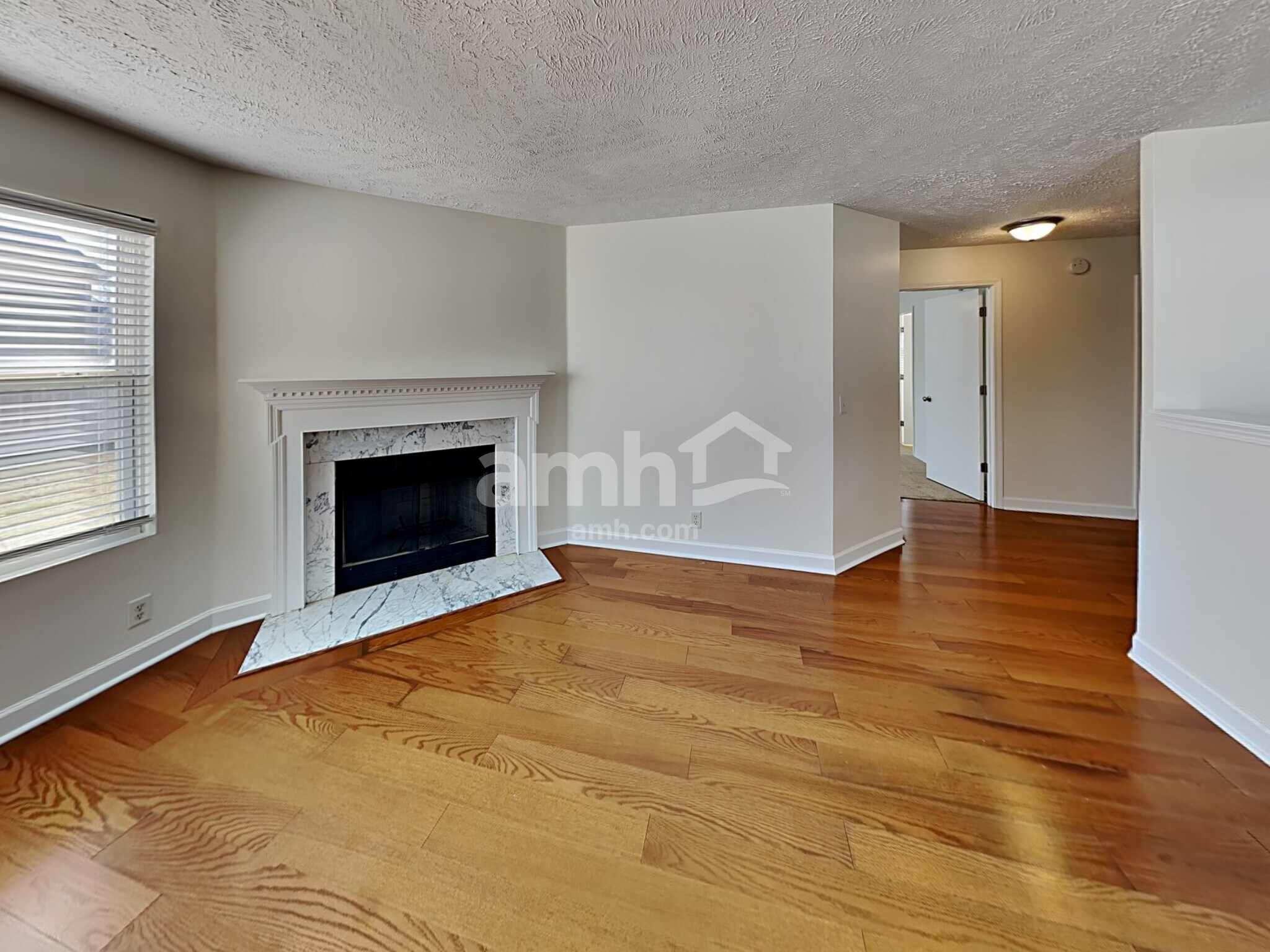 Building Photo - 1008 Montrose Dr