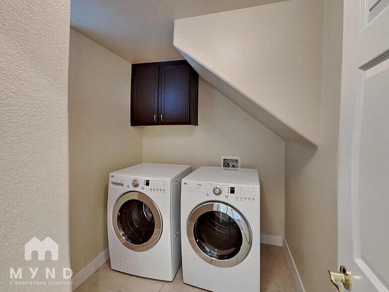 Building Photo - 6773 Winding Wood St