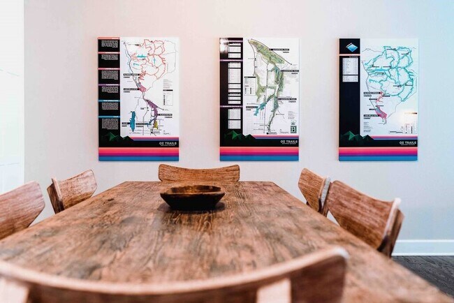 Building Photo - 406 NW Retreat Ln