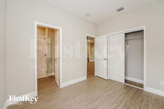 Building Photo - 2867 Tivoli Ave SE