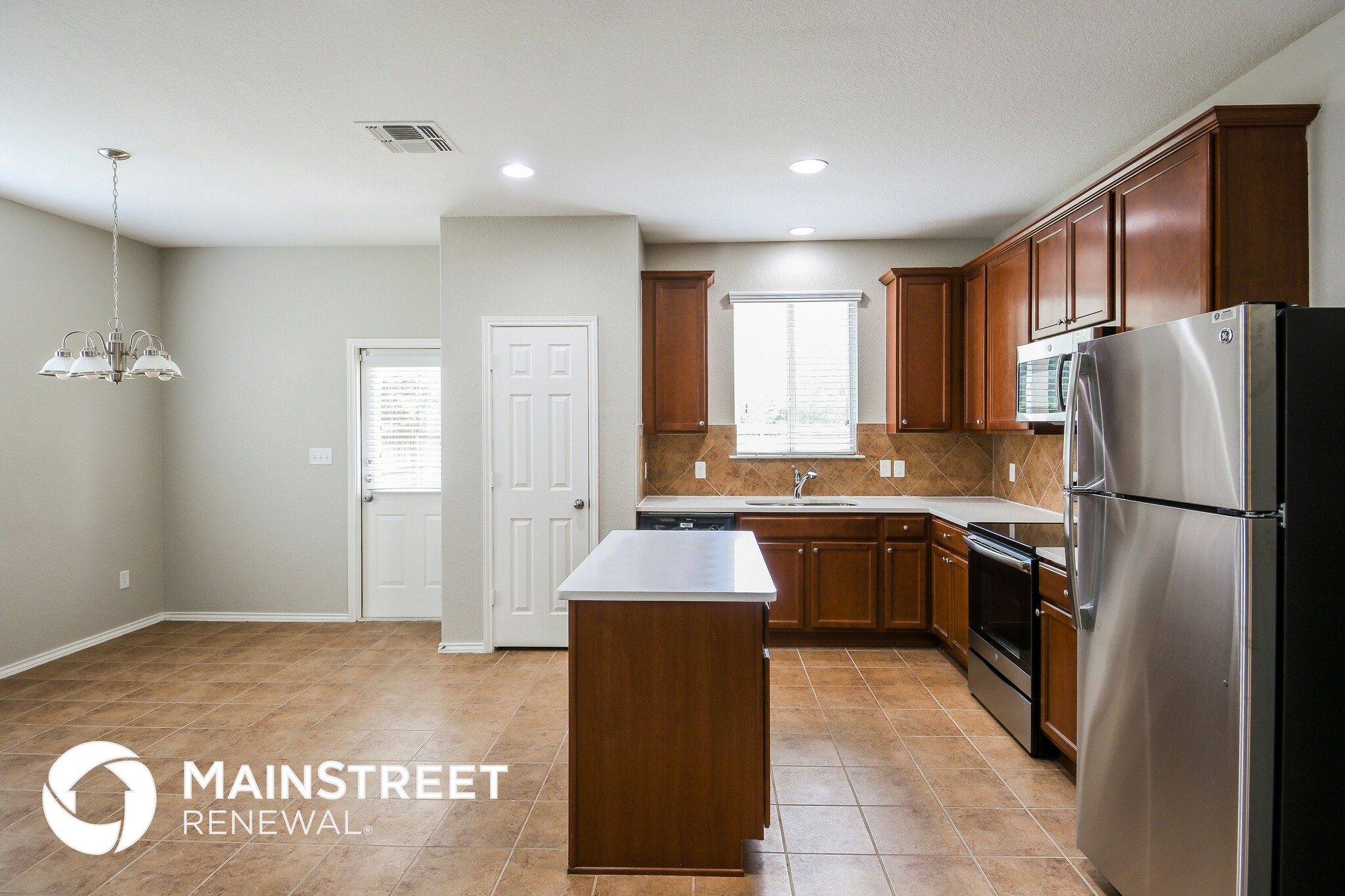 Building Photo - 11942 Fieldcrest Run