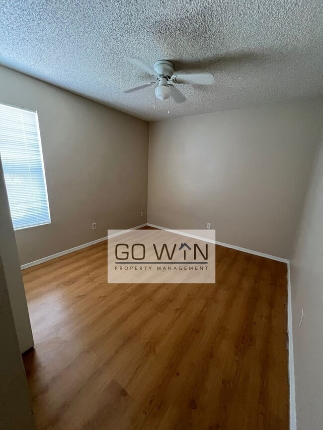 Building Photo - 749 W 1st Ave