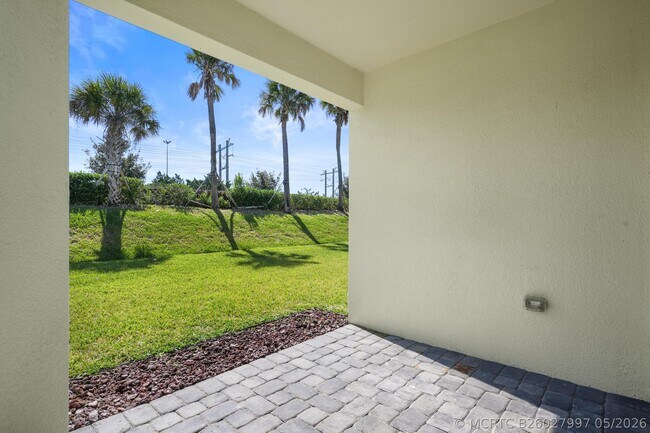 Building Photo - 8588 Dahlia Cir
