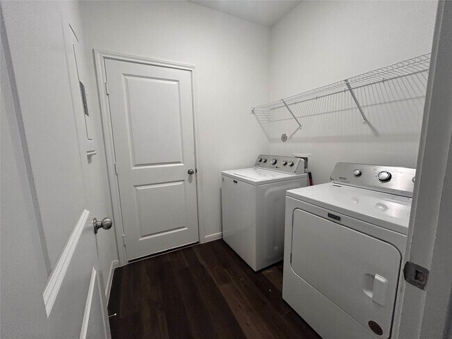 Building Photo - 118 Ashwood Glade Dr