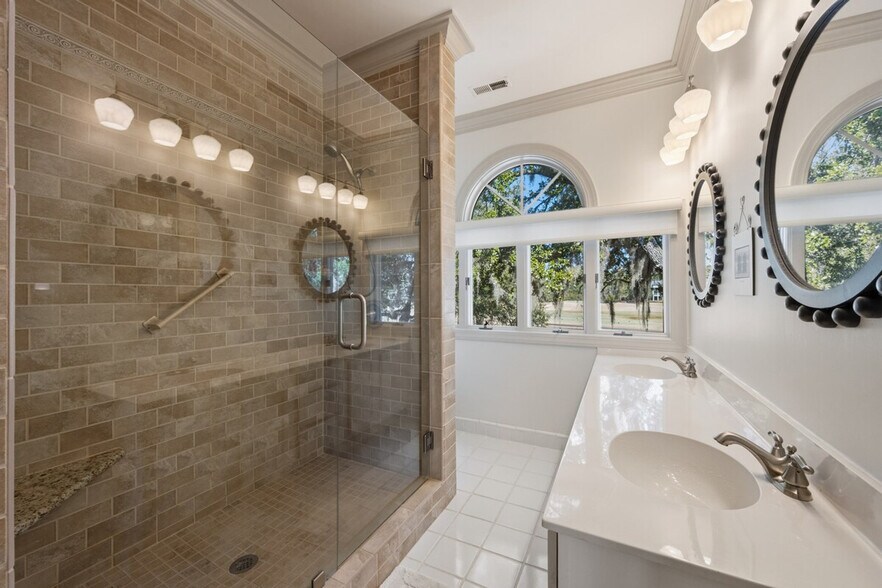 Building Photo - 773 Bonnyneck Dr