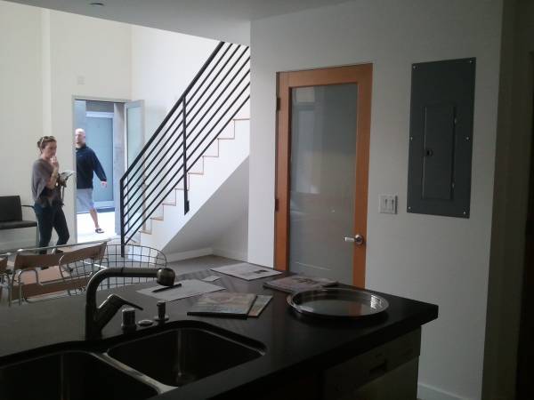 Building Photo - 1120 N El Centro Ave
