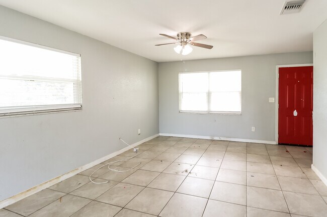 Building Photo - 4705 King Cole Blvd