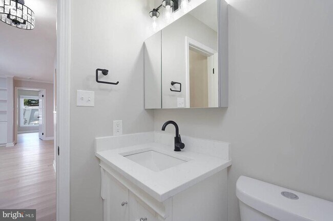 Building Photo - 20527 Shadyside Way