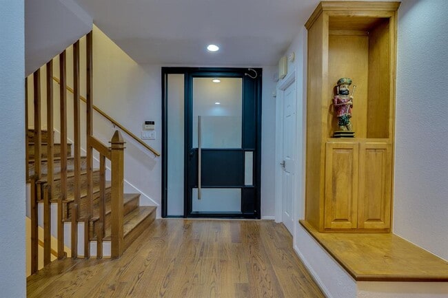 Building Photo - 1105 Constant Springs Dr