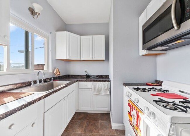 Floorplan - 2121 Long Beach Boulevard Long Beach, CA 90806