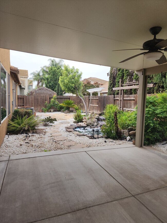 Building Photo - 5 Bedroom 3 Bathroom with 3 car Garage in the Sylvan School District