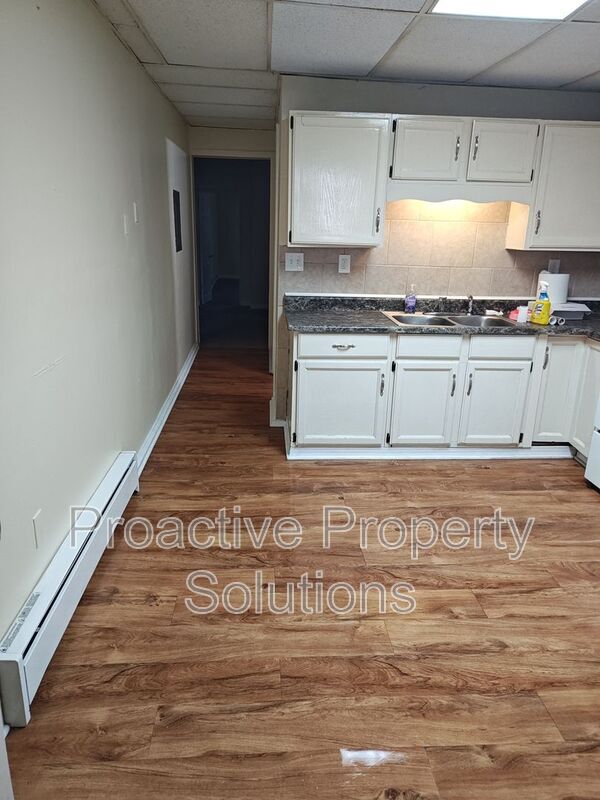 Building Photo - 850-850 Capouse Ave