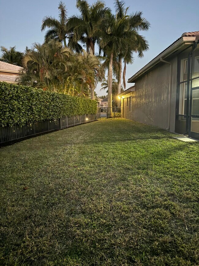 Building Photo - 19211 N Creekshore Ct