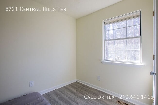 Building Photo - 6721 Central Hills Terrace