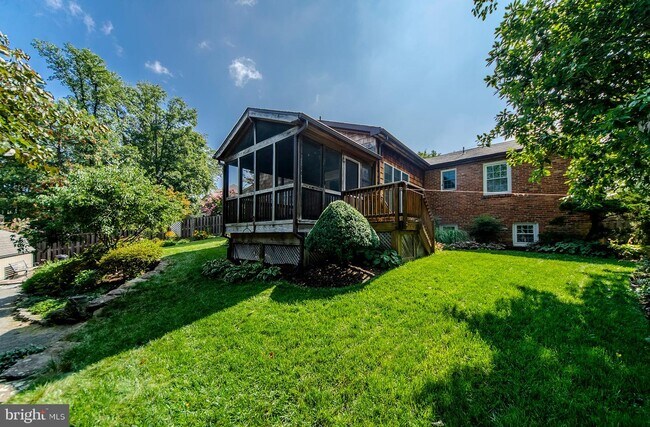 Building Photo - 628 Tazewell Rd NW