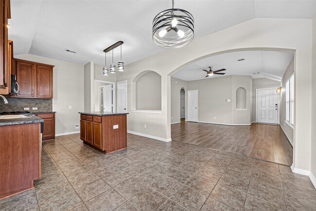 Building Photo - 26810 Henson Falls Dr