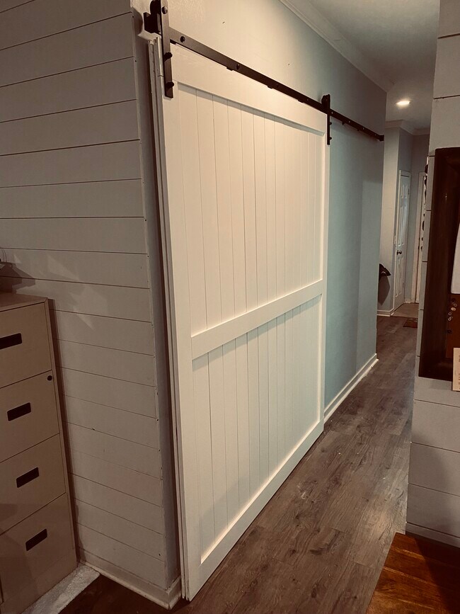 Building Photo - 217 Brendalwood Blvd