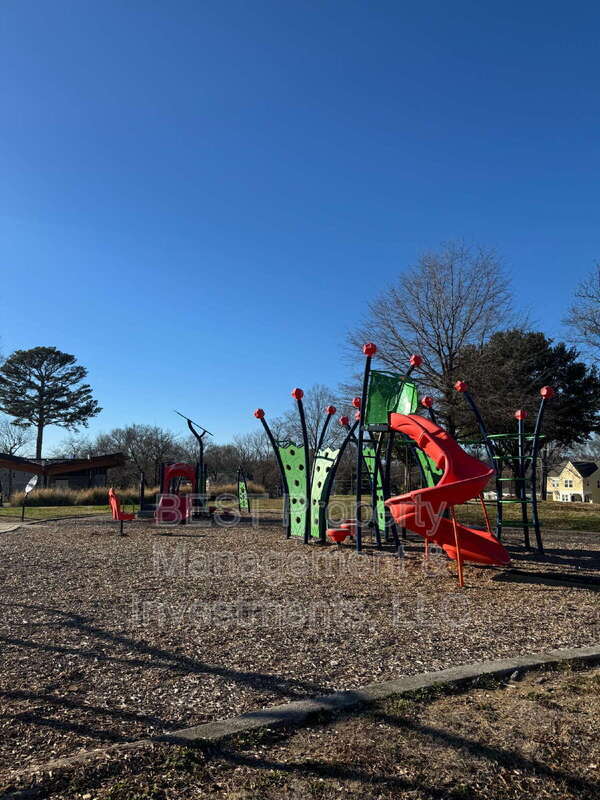 Building Photo - 1305 Norris Ave