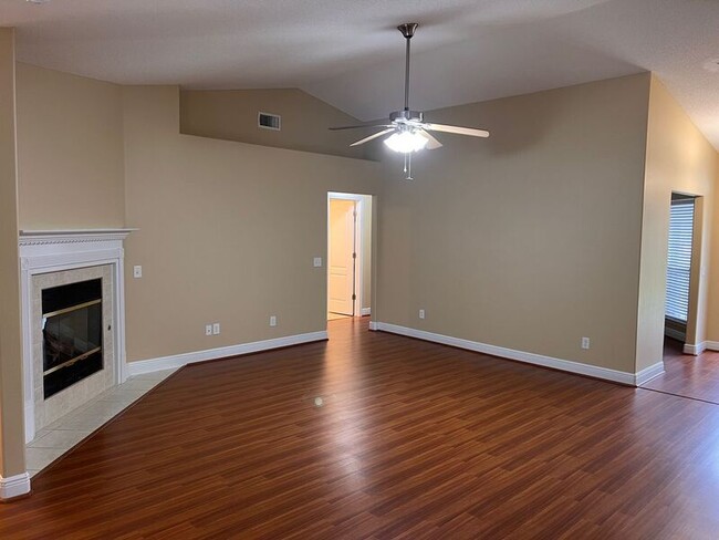 Building Photo - 5654 Colinas Verde Dr