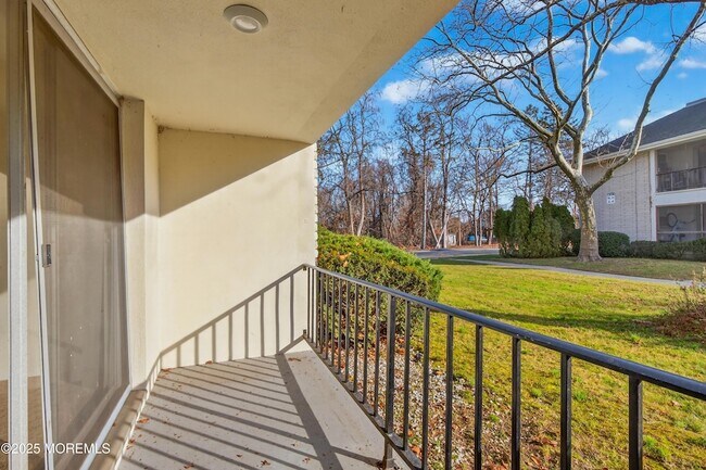 Building Photo - 2137 8th Ave