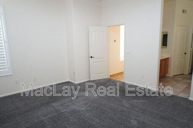Building Photo - 1573 W Morelos St