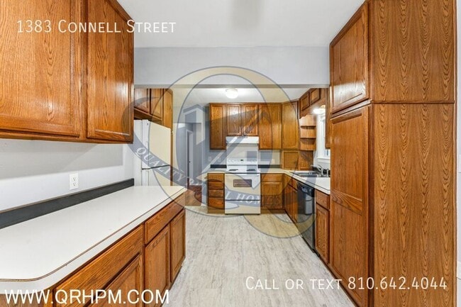 Building Photo - 1383 Connell St