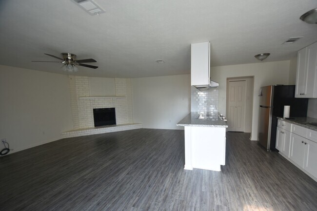 Building Photo - 24215 Beef Canyon Dr