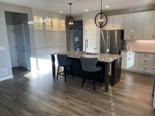 Kitchen w/ Island - 6251 Upper Albany Crossing Dr