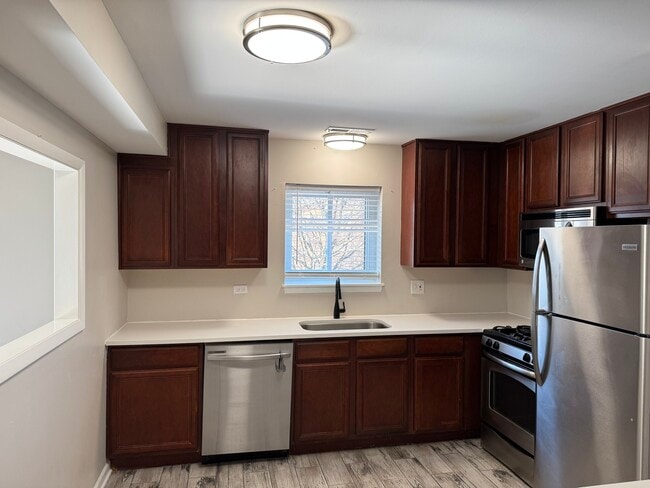 Building Photo - 2220 Abbeywood Dr