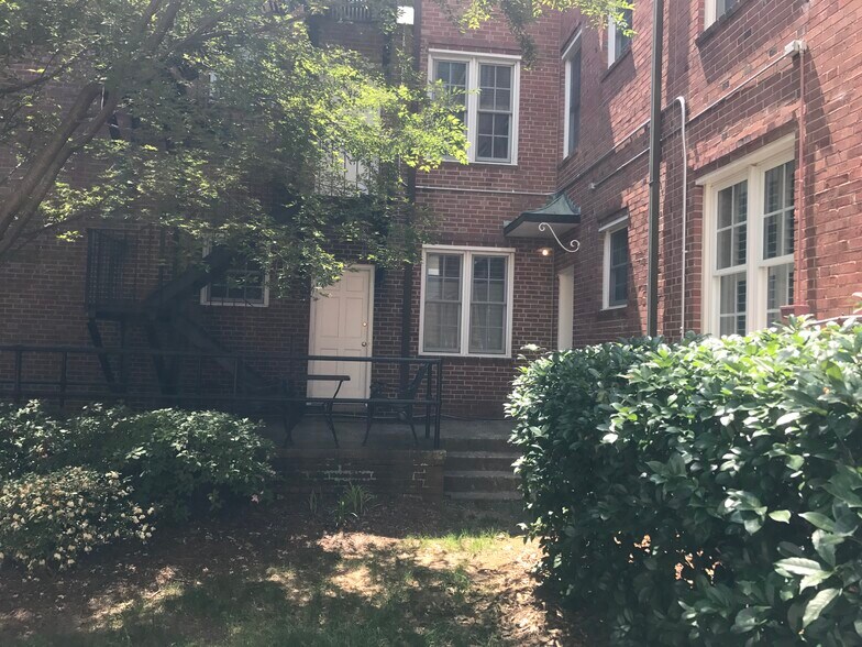 Building Photo - 1337 E. Morehead Street
