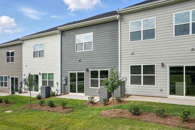 Building Photo - Available Now | Brand New 3 Bedroom Townhouse for Rent in Raleigh NC | FIRST MONTH'S RENT WAIVED!
