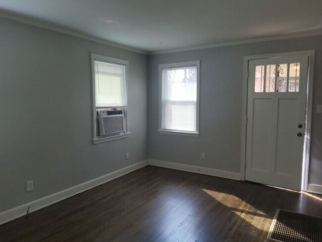 Building Photo - 157 Roberta Dr