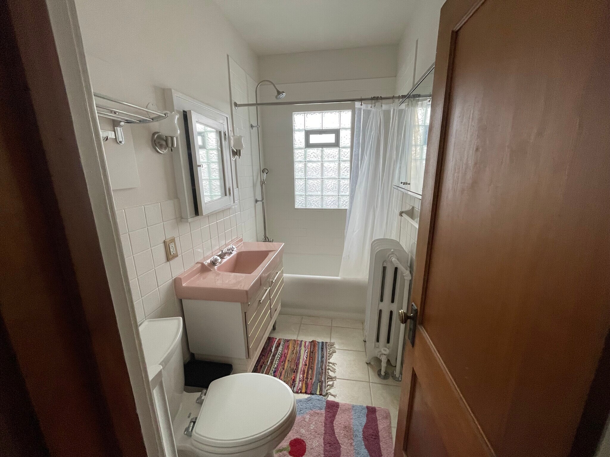 Bathroom - 1560 Lincoln Ave