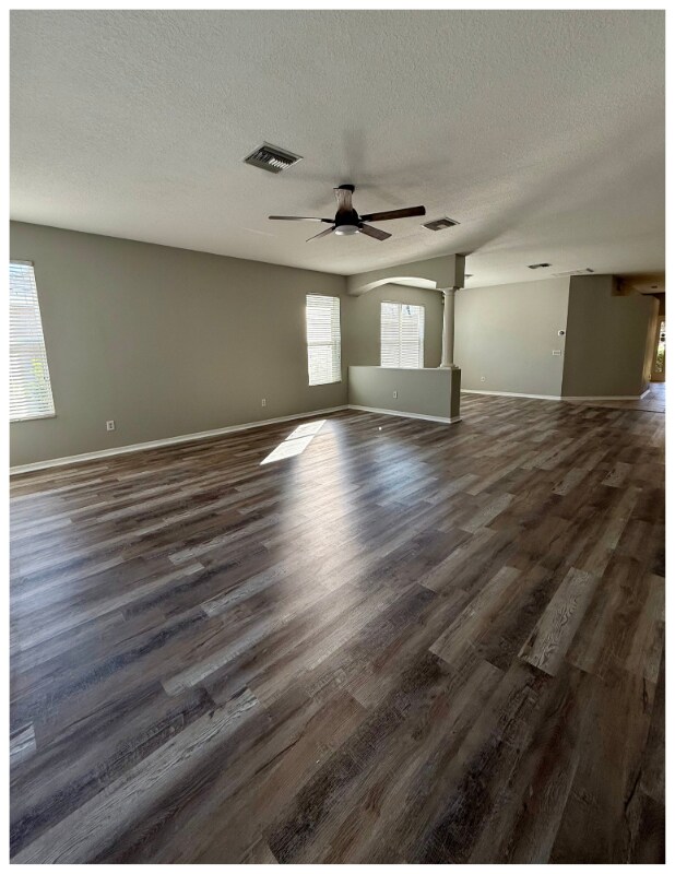 Building Photo - 2352 Rosehaven Dr