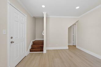 Building Photo - 1221 Cedar Post Ln