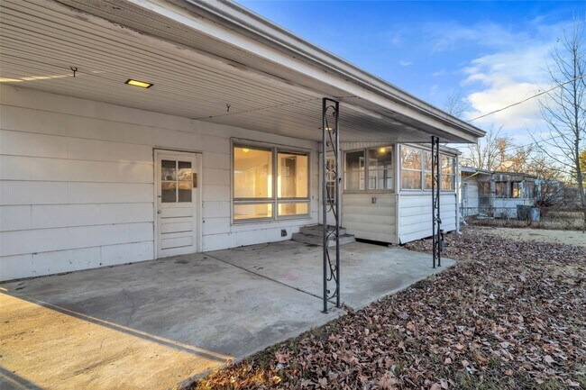 Building Photo - 9014 Ellison Dr