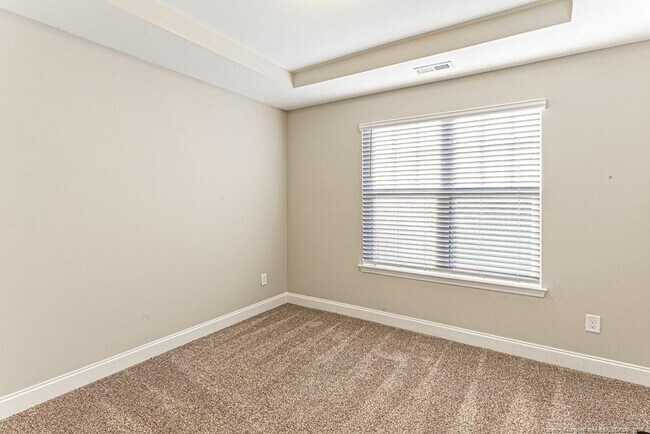 Building Photo - 2240 Mannington Dr