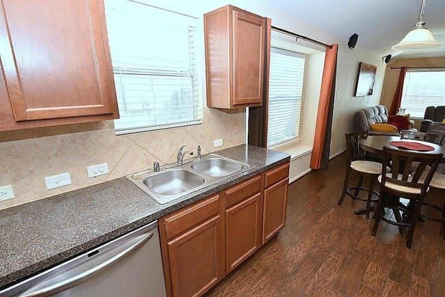 Building Photo - 3838 St Simon Manor Dr