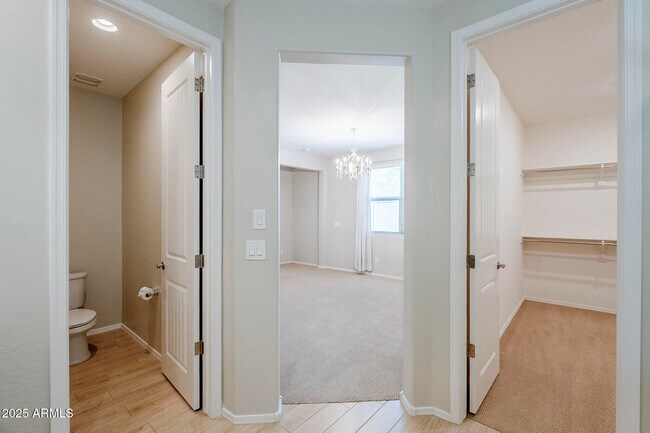 Building Photo - 9910 E Theia Dr
