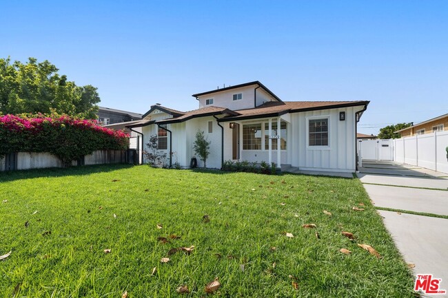 Primary Photo - 12259 Collins St