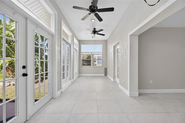 Building Photo - 172 Lake Shore Dr W