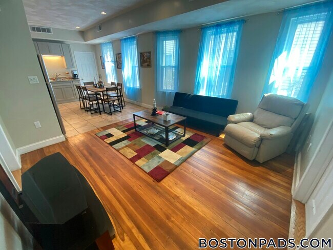 Building Photo - 74 Wyeth St