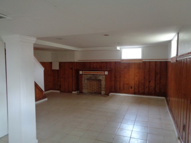 Building Photo - 5907 Yorkwood Rd