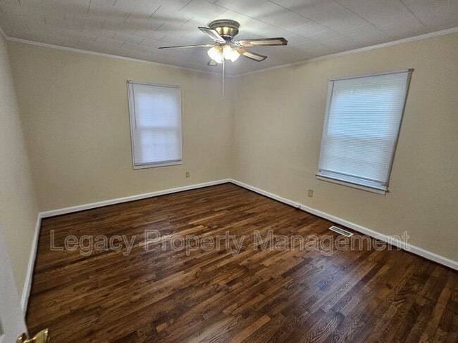 Building Photo - 609 Shepherd St