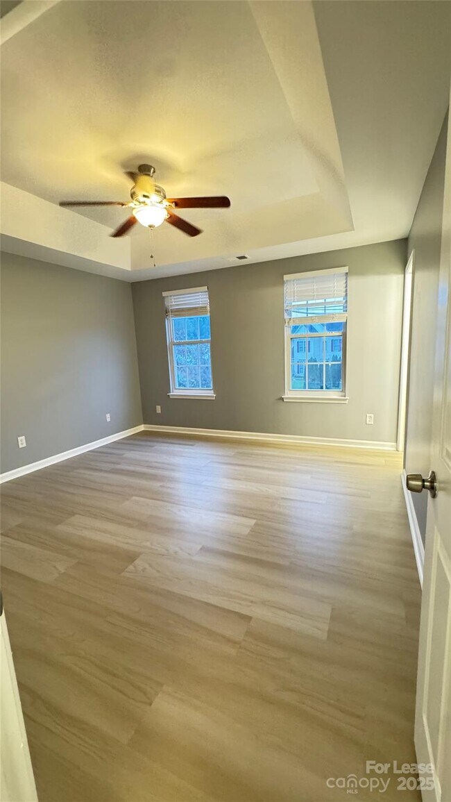 Building Photo - 1705 Starling Ct