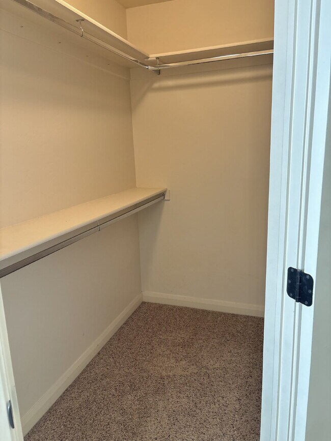 Building Photo - "Charming 3-Bed Townhouse in Cedar City – Spacious 1365 Sq Ft with 2.5 Baths!"