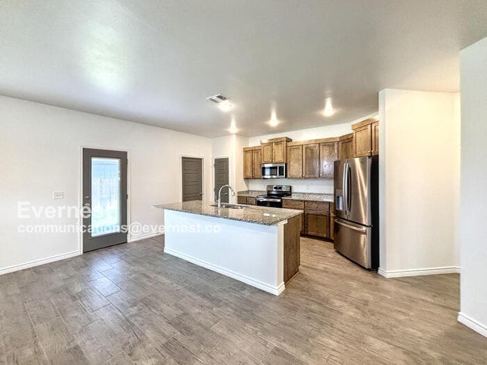 Building Photo - 718 Freedom Cir