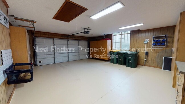 Building Photo - 7911 Vineyard Lake Rd N