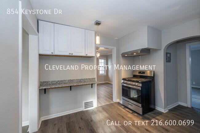 Building Photo - 854 Keystone Dr