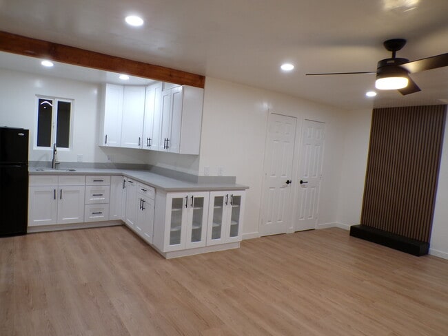 Building Photo - 739 Twin Oaks Ave